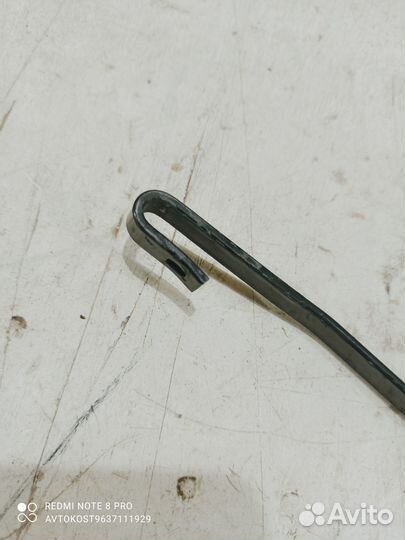 Поводок на крышку багажника Nissan Almera N16 (хеч