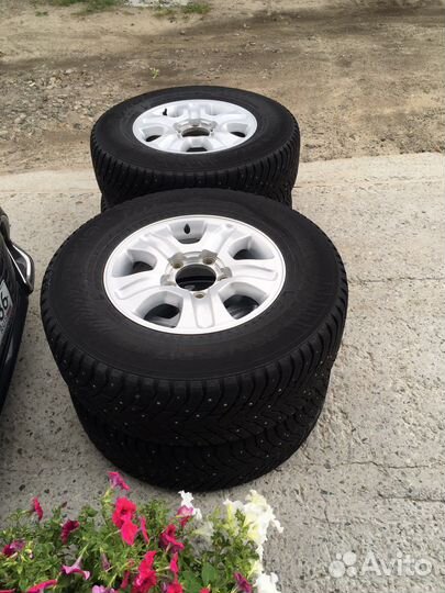 Nokian Tyres Hakkapeliitta 8 265/70 R17