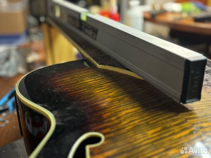 Полуакустическая гитара Martinez