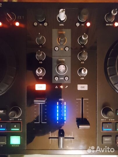 Dj контроллер Traktor S2 mk 1