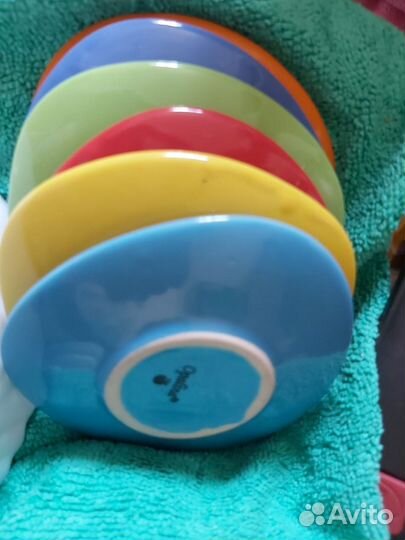 Кофейные чашки с блюдцами