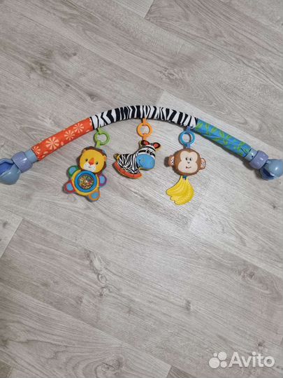 Дуга с игрушками