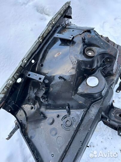 Передняя часть кузова на 126 Мерседес