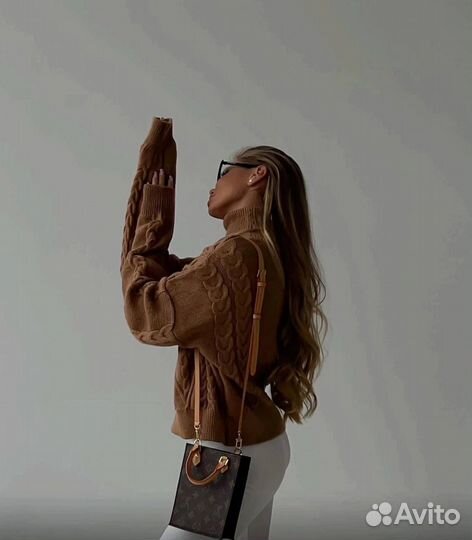 Свитер женский