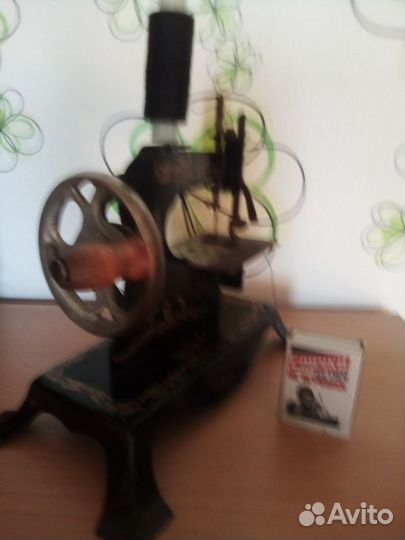 Швейная детская машина раннего СССР