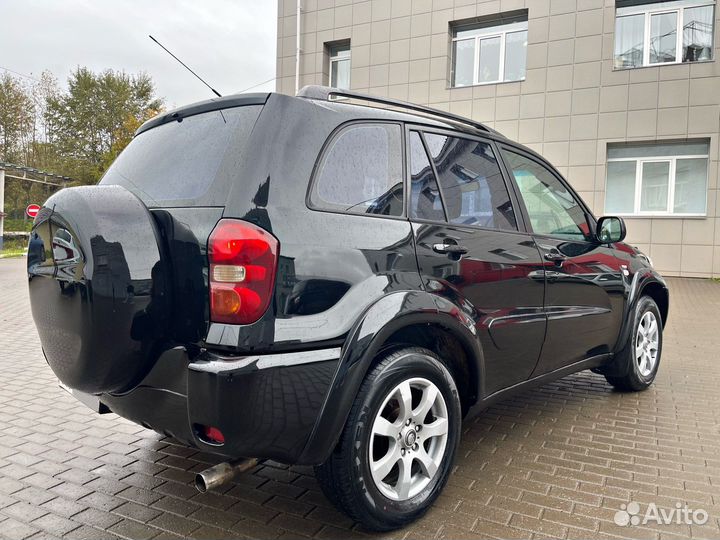 Toyota RAV4, 2005