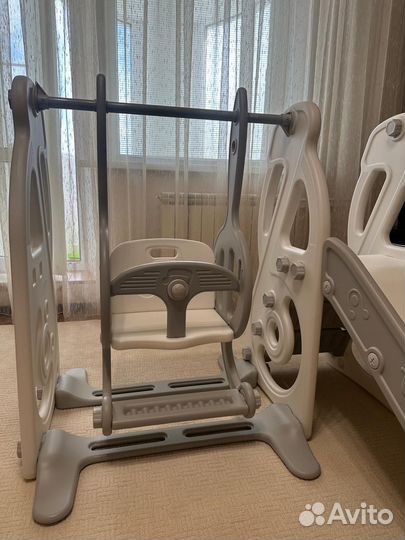 Детская горка с качелями