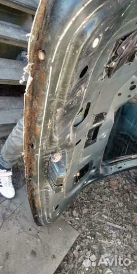 Дверь багажника dodge caravan