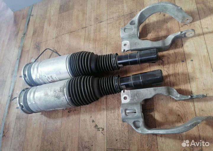 Передние пневмостойки Range River L405 L494