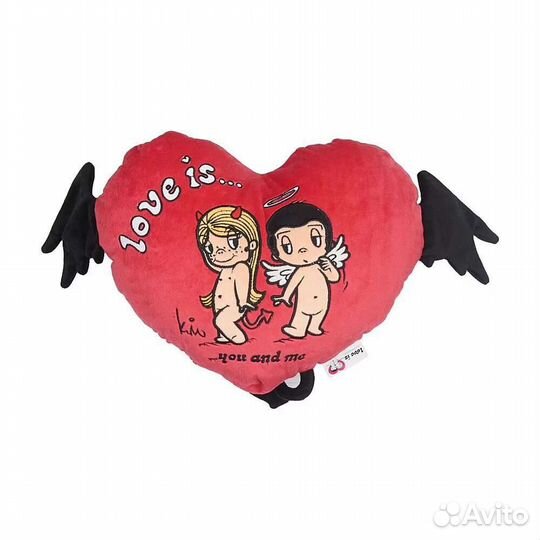 Подушка love is