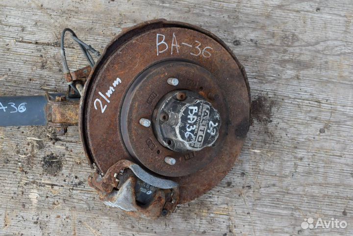 Ступица передняя правая Suzuki Vitara 1996