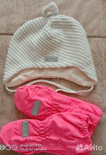 Шапочка и варежки Lassie