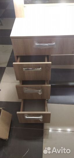 Трюмо с зеркалом и подцветкой