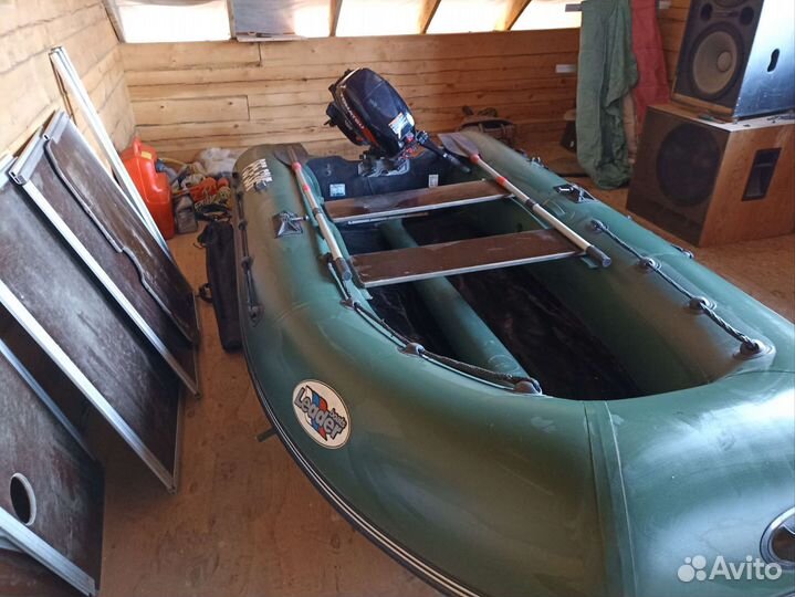 Лодка с мотором