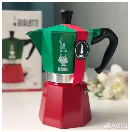 Гейзерная кофеварка Bialetti Moka Express Italia 6