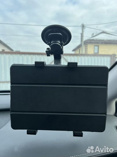 Автомобильный держатель для планшета