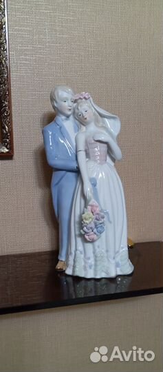 Статуэтка фарфор