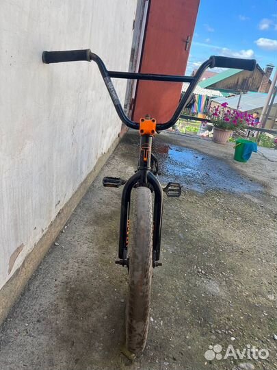 Трюковой велосипед BMX