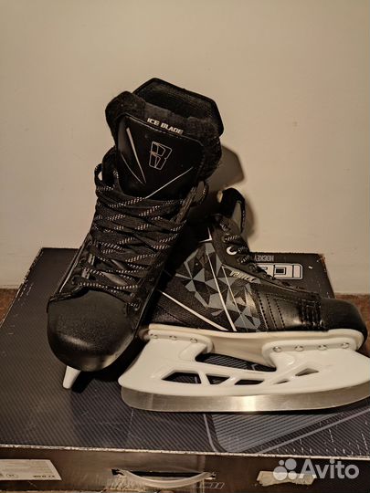 Коньки хоккейные 39 размер
