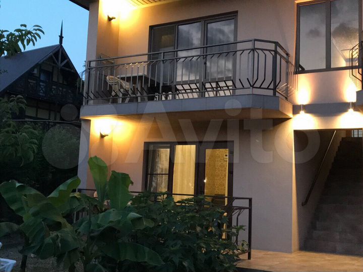 Комната 25 м² в 6-к., 1/2 эт.