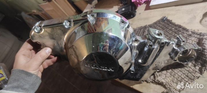 Левая крышка двигателя Honda vtx 1800