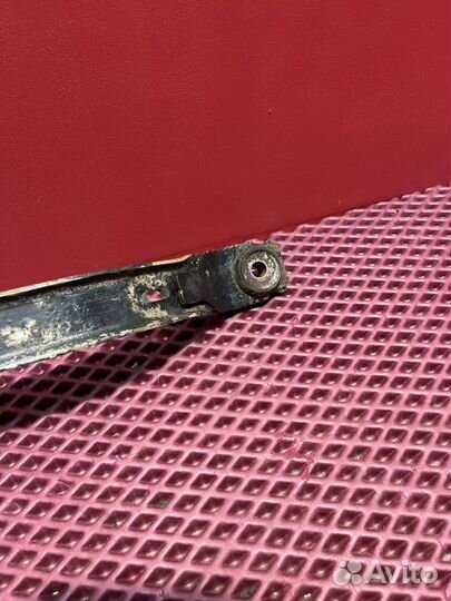 Кронштейн топливного бака Audi A8 D4 cdda 2012