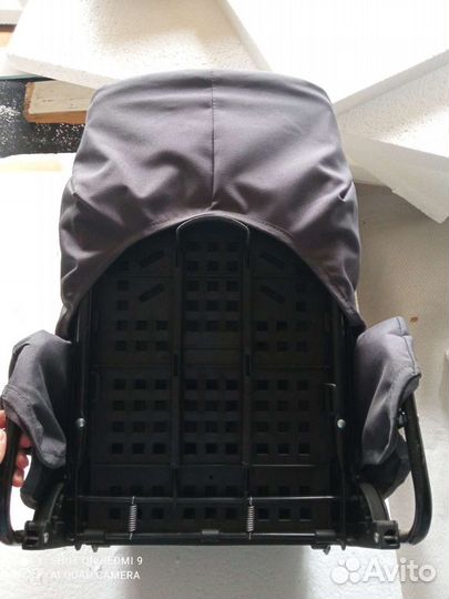 Детское кресло в автомобиль