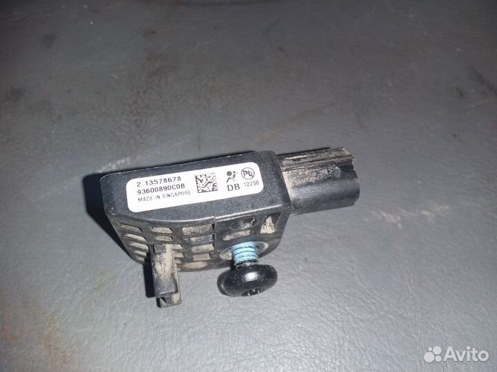 Датчик удара передний Opel Mokka