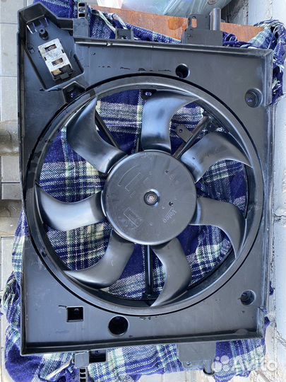 Вентилятор диффузор охлаждения и резистор renault