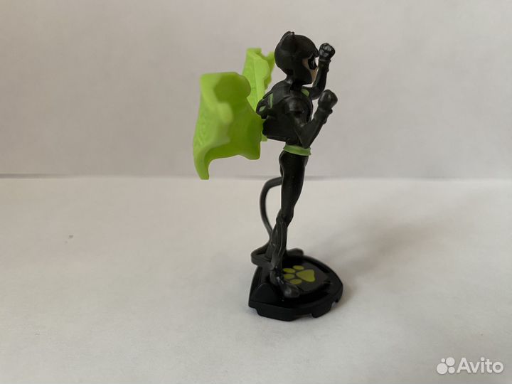 Фигурка из киндера супер кот