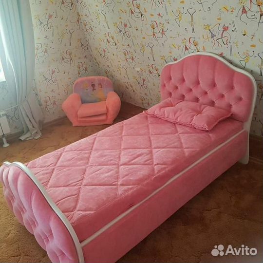 Кровать для девочки бежевая