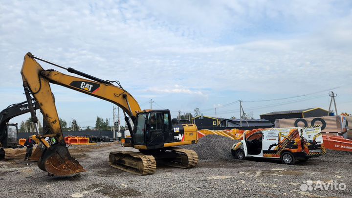 Гусеничный экскаватор CAT 320D2 L, 2014