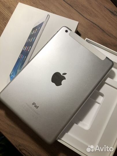 iPad mini Wi-Fi Cellular 16GB iOS 8