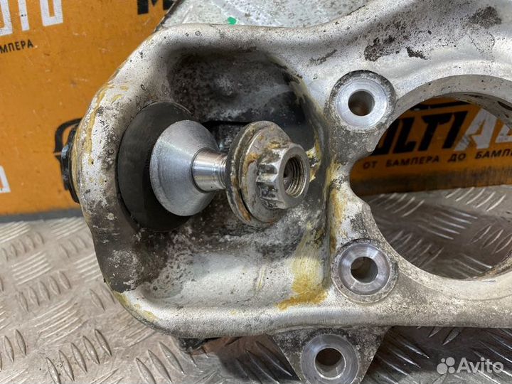 Кулак поворотный передний правый Mercedes Gle W166