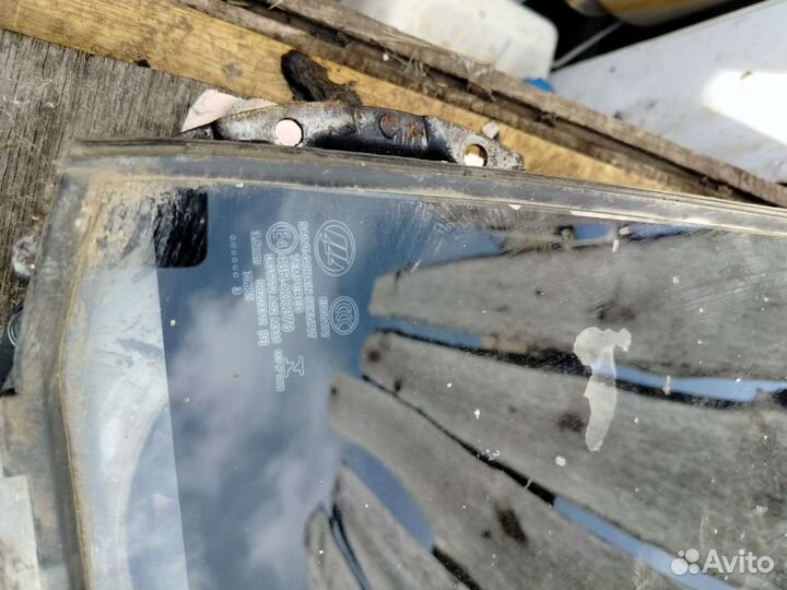 Форточка задней двери левой Лифан Х60