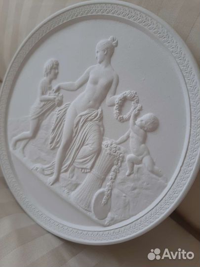 Гипсовый барельеф