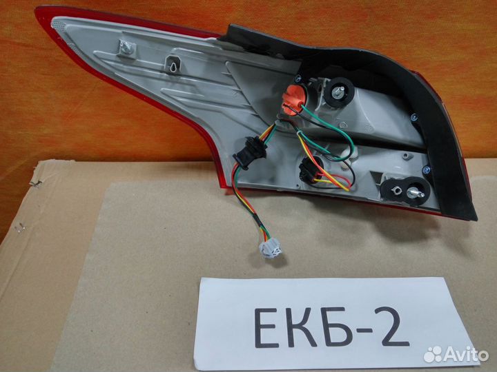 Фонарь правый внешний Ford Focus 3 2011