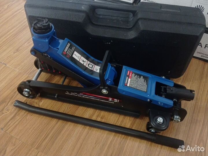 Домкрат подкатной новый 2.5т