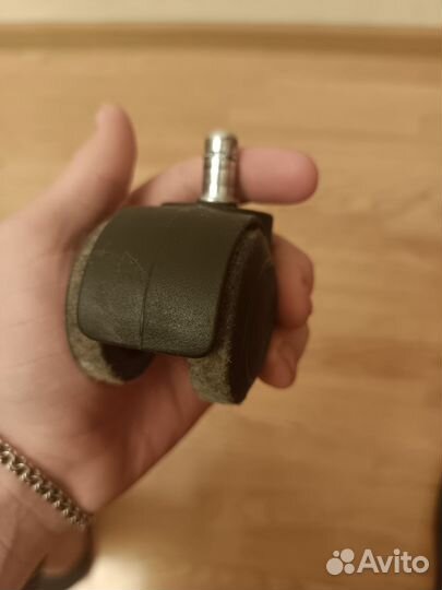 Ролик для кресла