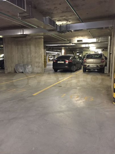 Машиноместо, 14 м²