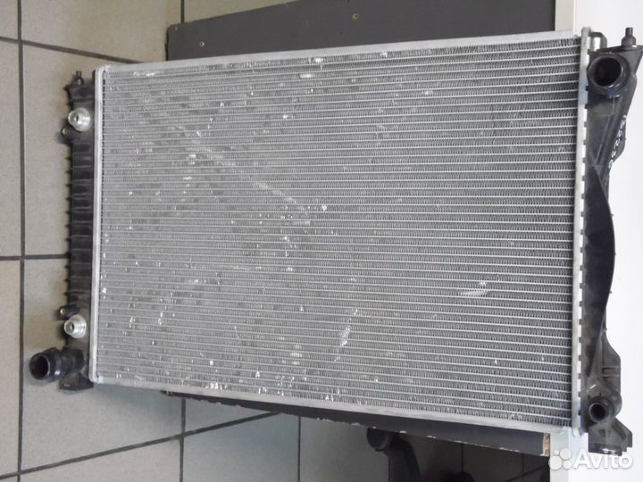 Радиатор охлаждения Ауди А6 С6