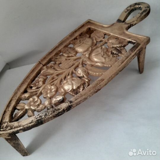Антикварная бронзовая подставка под утюг