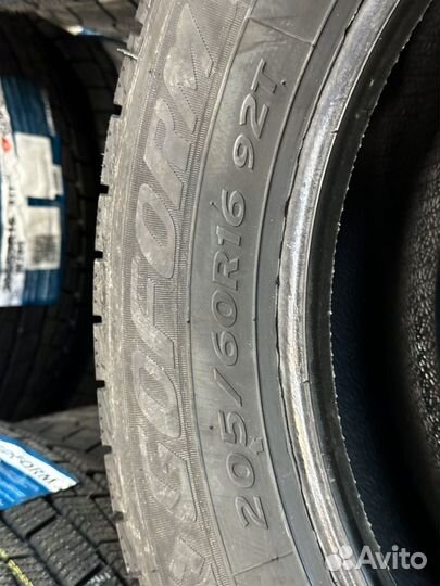 Goform W705 205/60 R16 92T