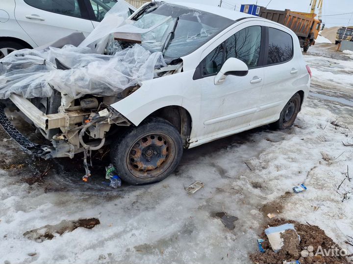 Запчасти на peugeot 308