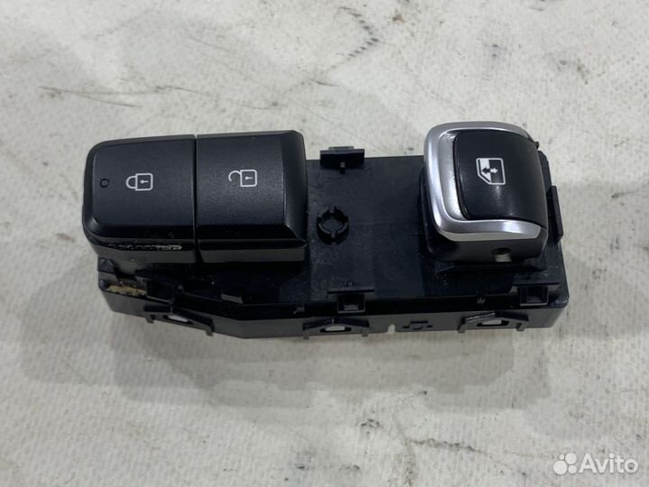 Блок кнопок передней правой двери KIA K5 DL3