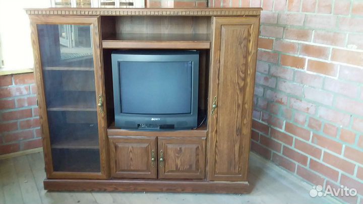 Мини-бар, шкаф, тумба под телевизор. Три в одном