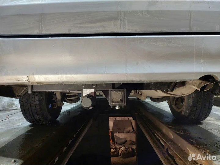 Фаркоп под квадрат Toyota Estima II R10, R30, R40