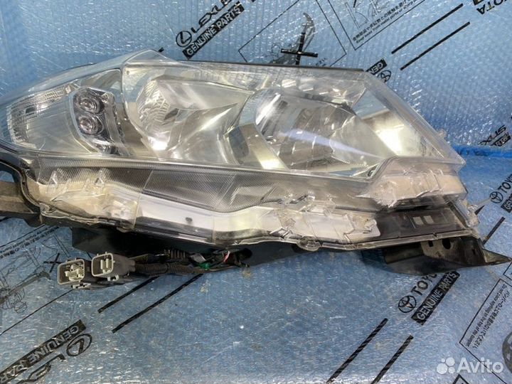 Фара правая Toyota Land Cruiser Prado 150 2017