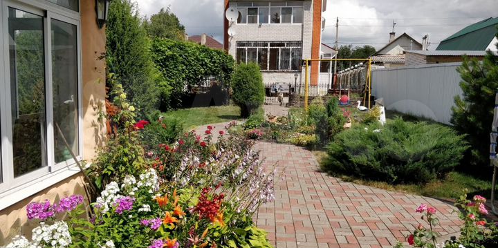 Дом 310 м² на участке 10 сот.