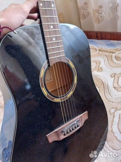 Акустическая гитара